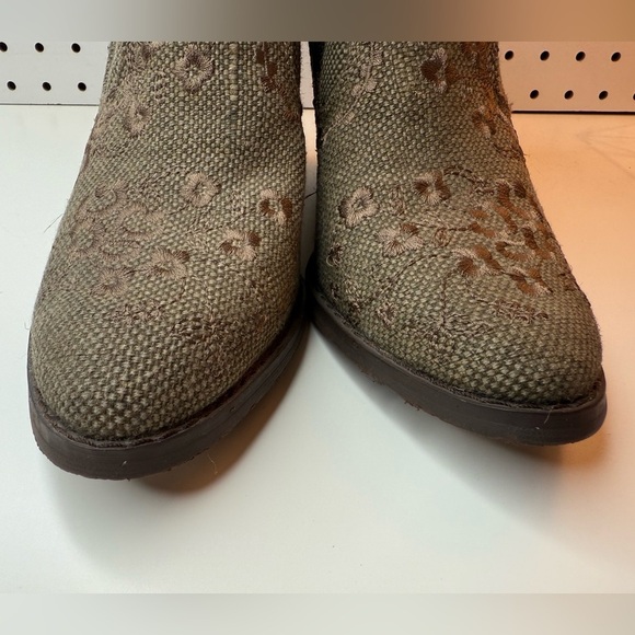 Naughty Monkey Women's Sewn up Ankle Bootie Taupe Embroidered Western Fringe 7M - Picture 11 of 16